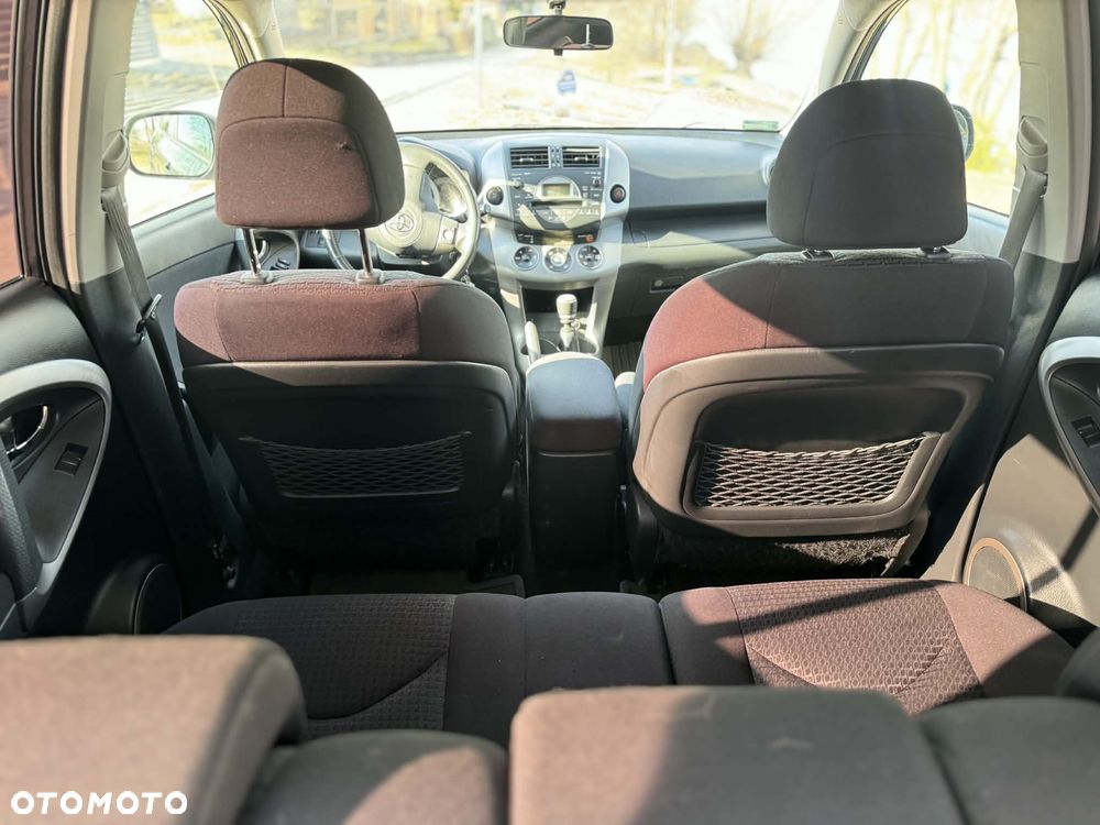 Toyota RAV4 2.2 D-4D Sol 180 - 11