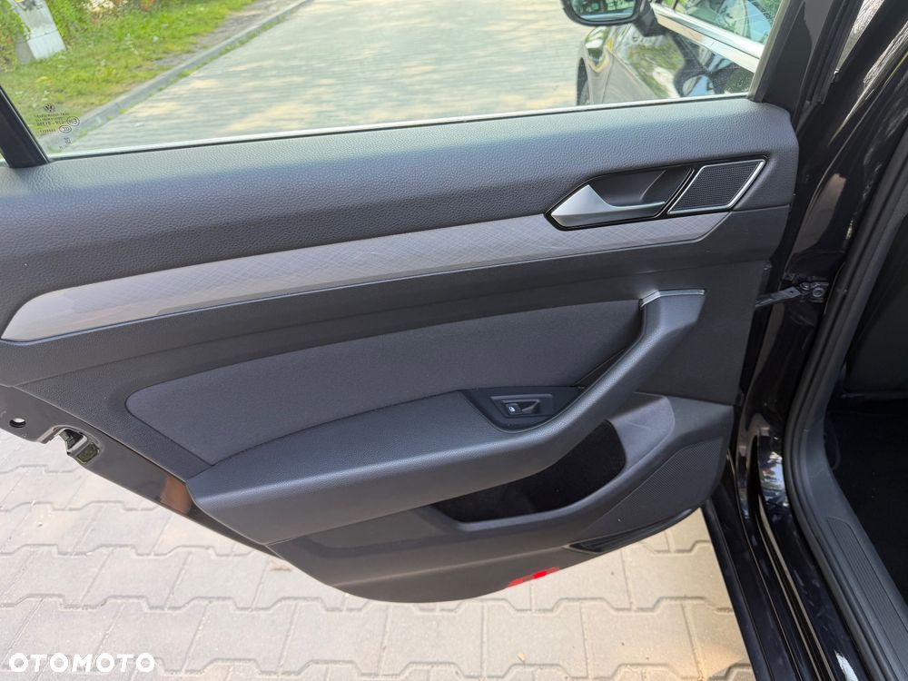 Volkswagen Passat 1.5 TSI EVO Business DSG - 25