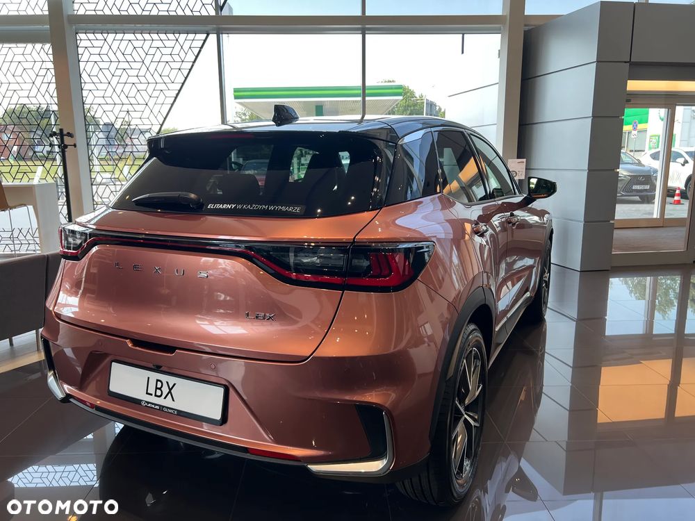 Lexus LBX 1.5 Hybrid Emotion - 3