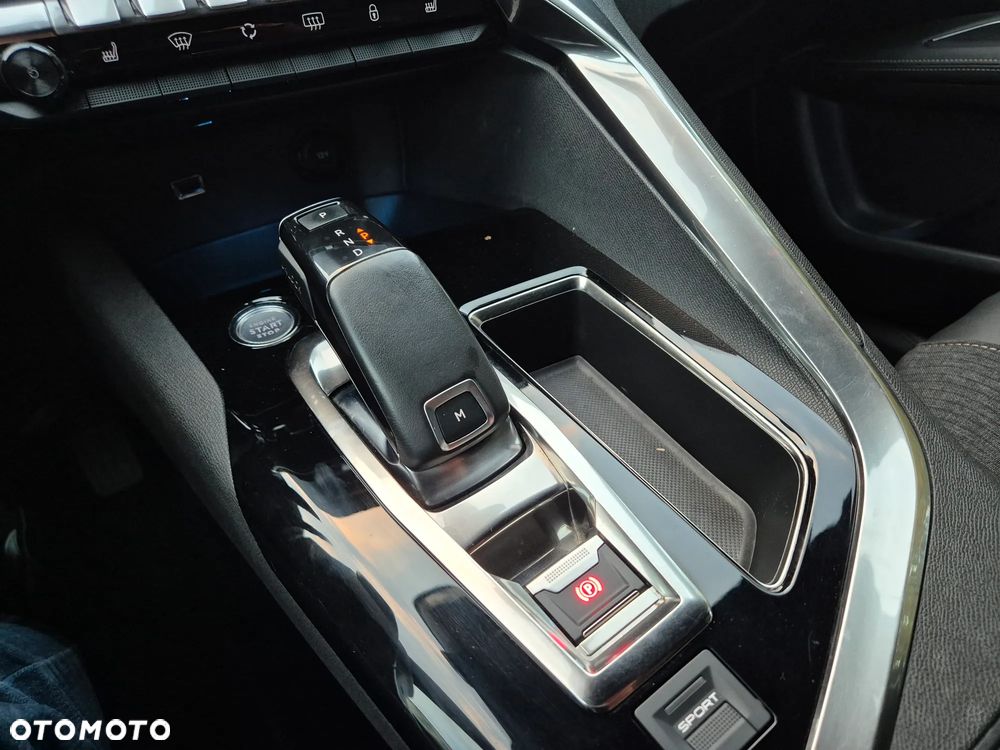 Peugeot 3008 BlueHDi 130 Stop & Start EAT8 Crossway - 17