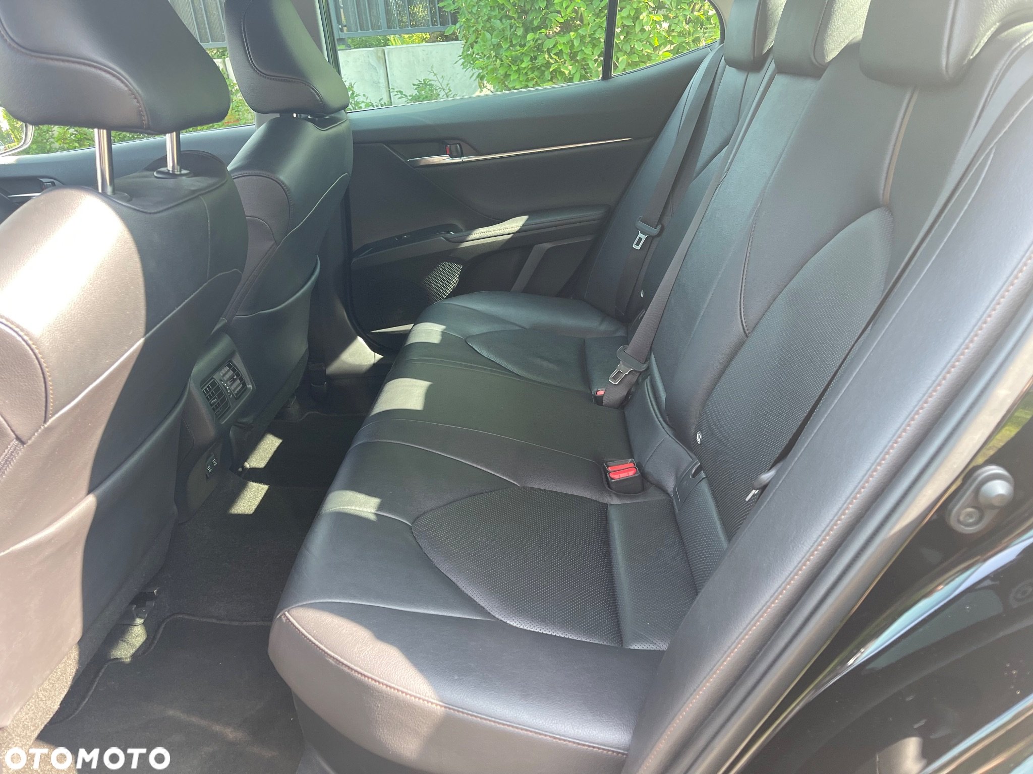 Toyota Camry 2.5 Hybrid Executive CVT - 17