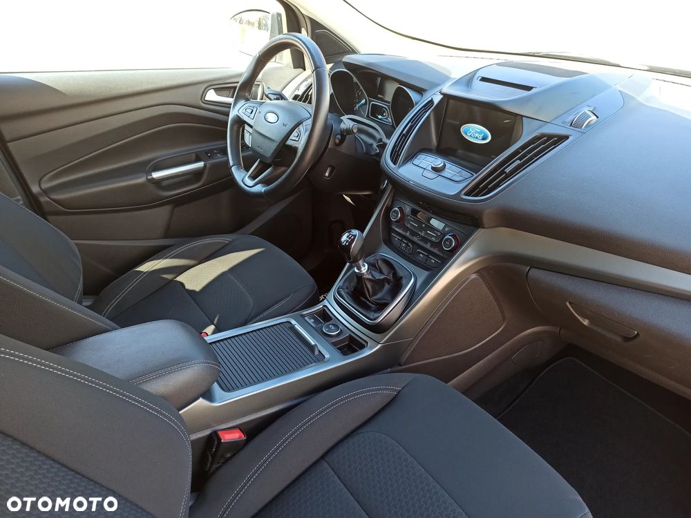 Ford Kuga - 17