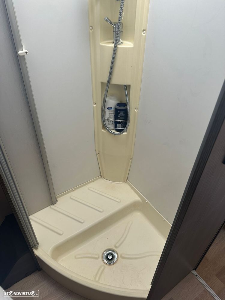 Rapido Serie 6F 691 cama central - 16