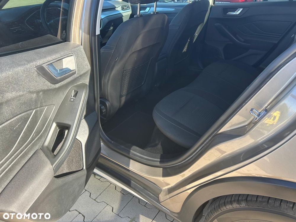 Ford Focus 1.5 EcoBoost Active - 20