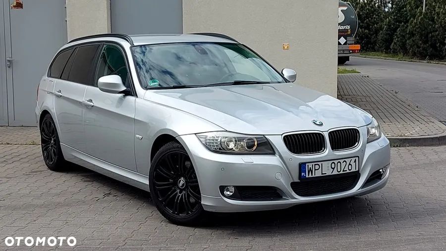 BMW Seria 3 318d DPF Touring - 9