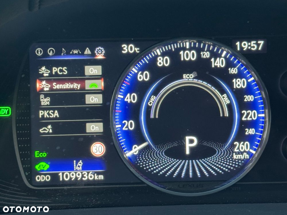 Lexus ES 300h Prestige - 32