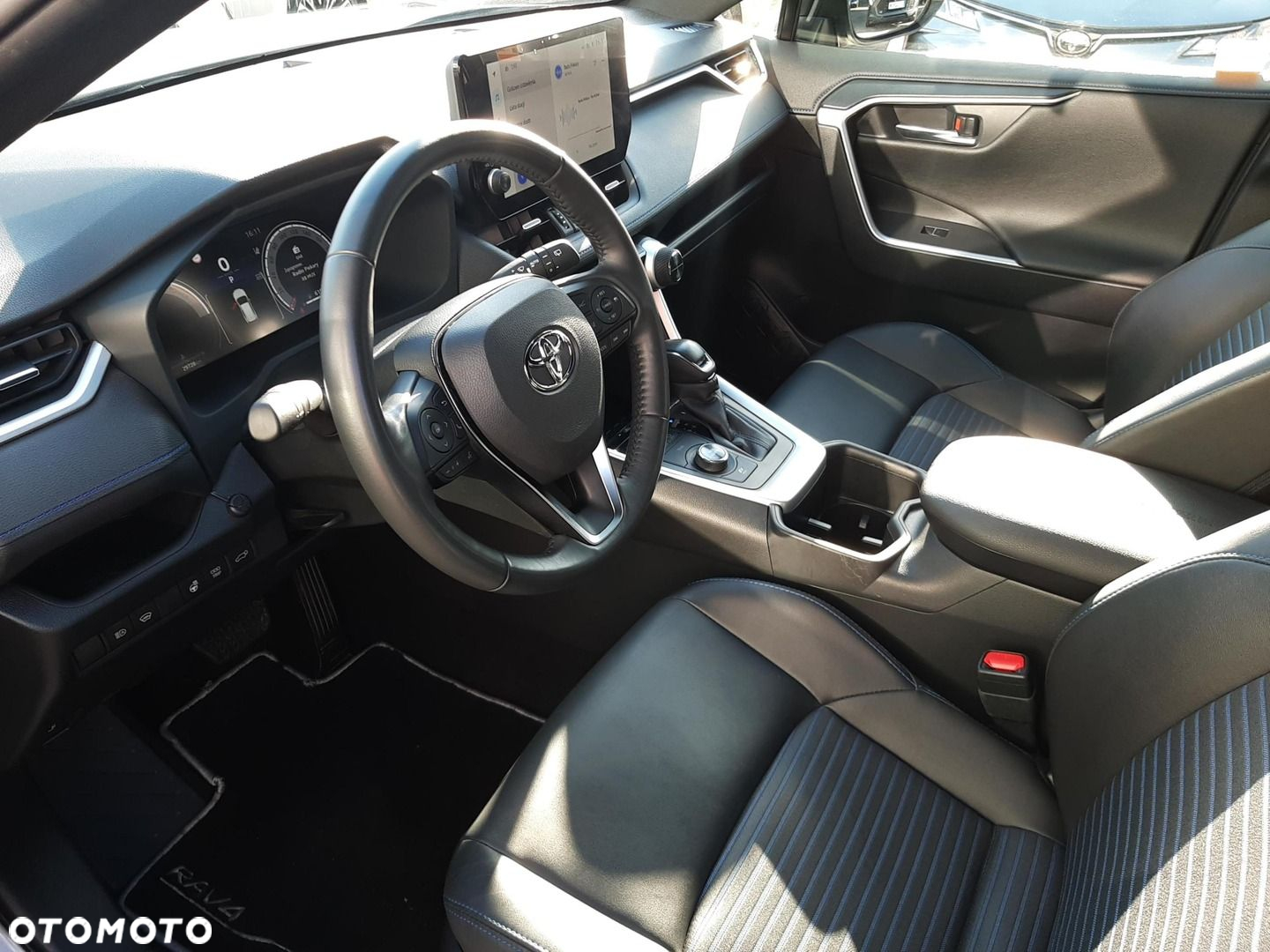 Toyota RAV4 - 10