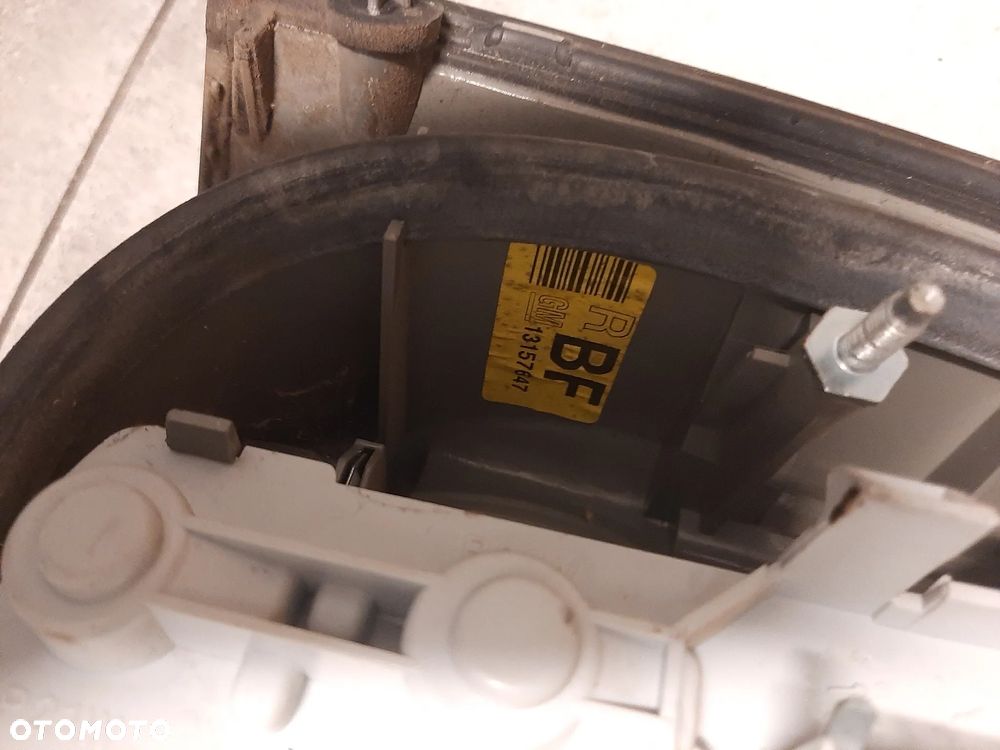 OPEL VECTRA C LIFT LAMPA PRAWA TYŁ TYLNA SEDAN - 4