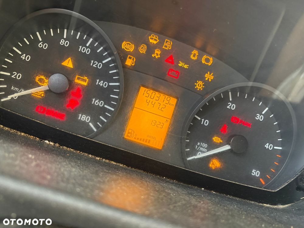 Mercedes-Benz Sprinter - 12