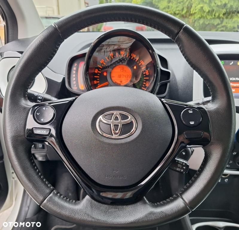 Toyota Aygo x-play - 13
