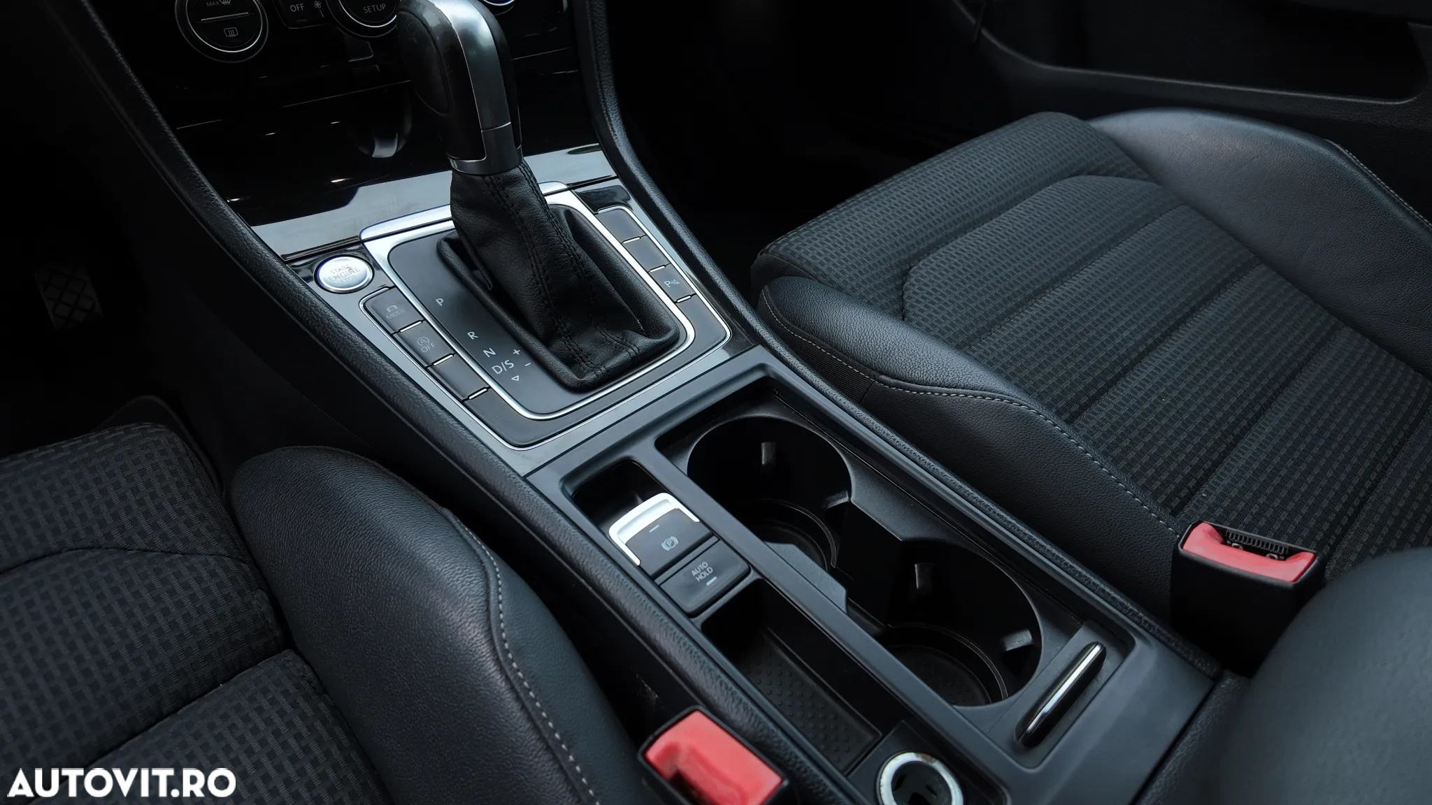 Volkswagen Golf 2.0 BlueTDI DSG Highline - 12