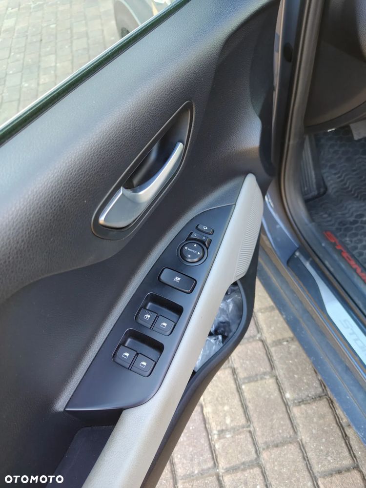 Kia Stonic 1.0 T-GDI L Business Line - 10
