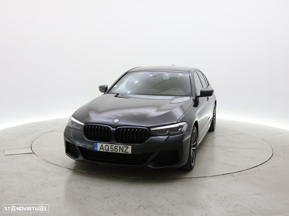 BMW 530 e Pack M - 12