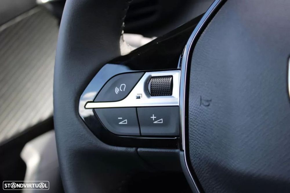 Peugeot 2008 1.2 PureTech Allure Pack - 11