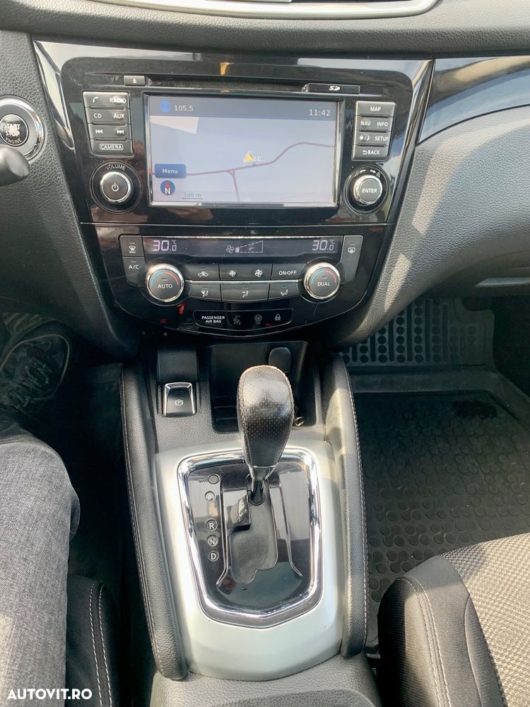 Nissan Qashqai 1.6 DCI Xtronic ACENTA - 10