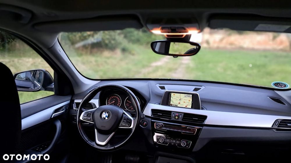 BMW X1 xDrive18d xLine - 11