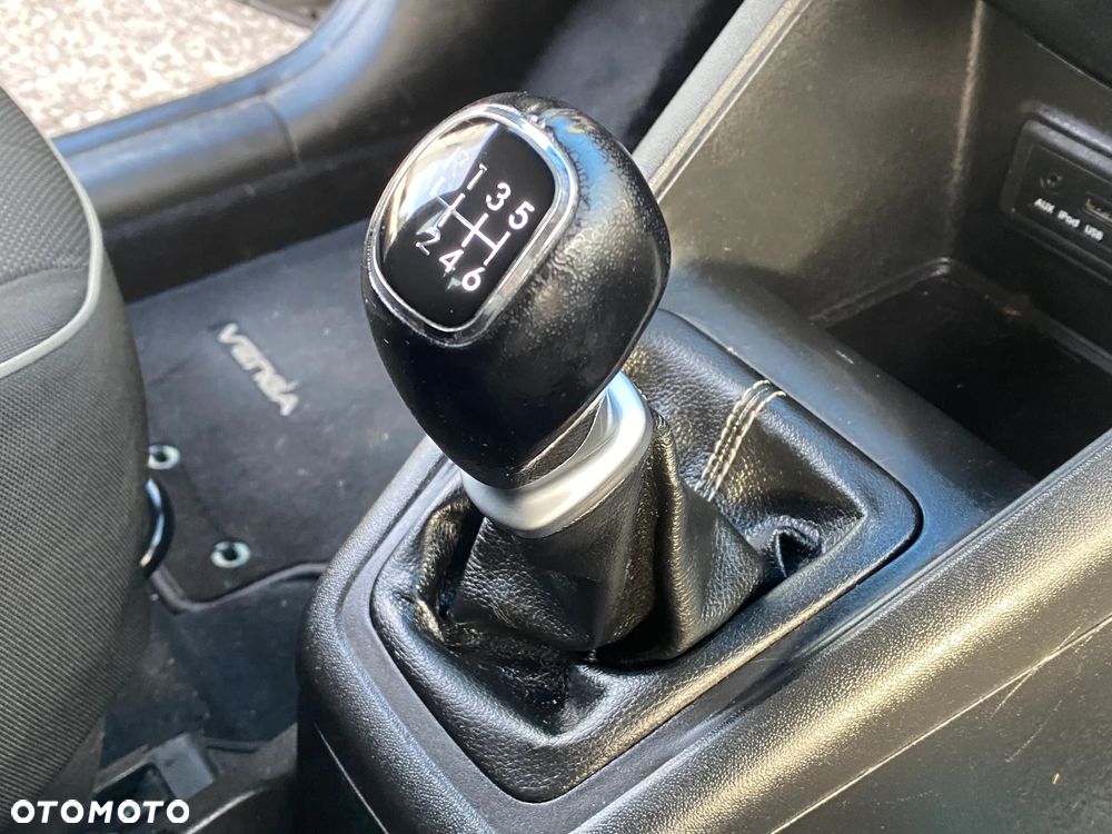 KIA VENGA 09- Gałka biegów skóra mieszek komplet - 1