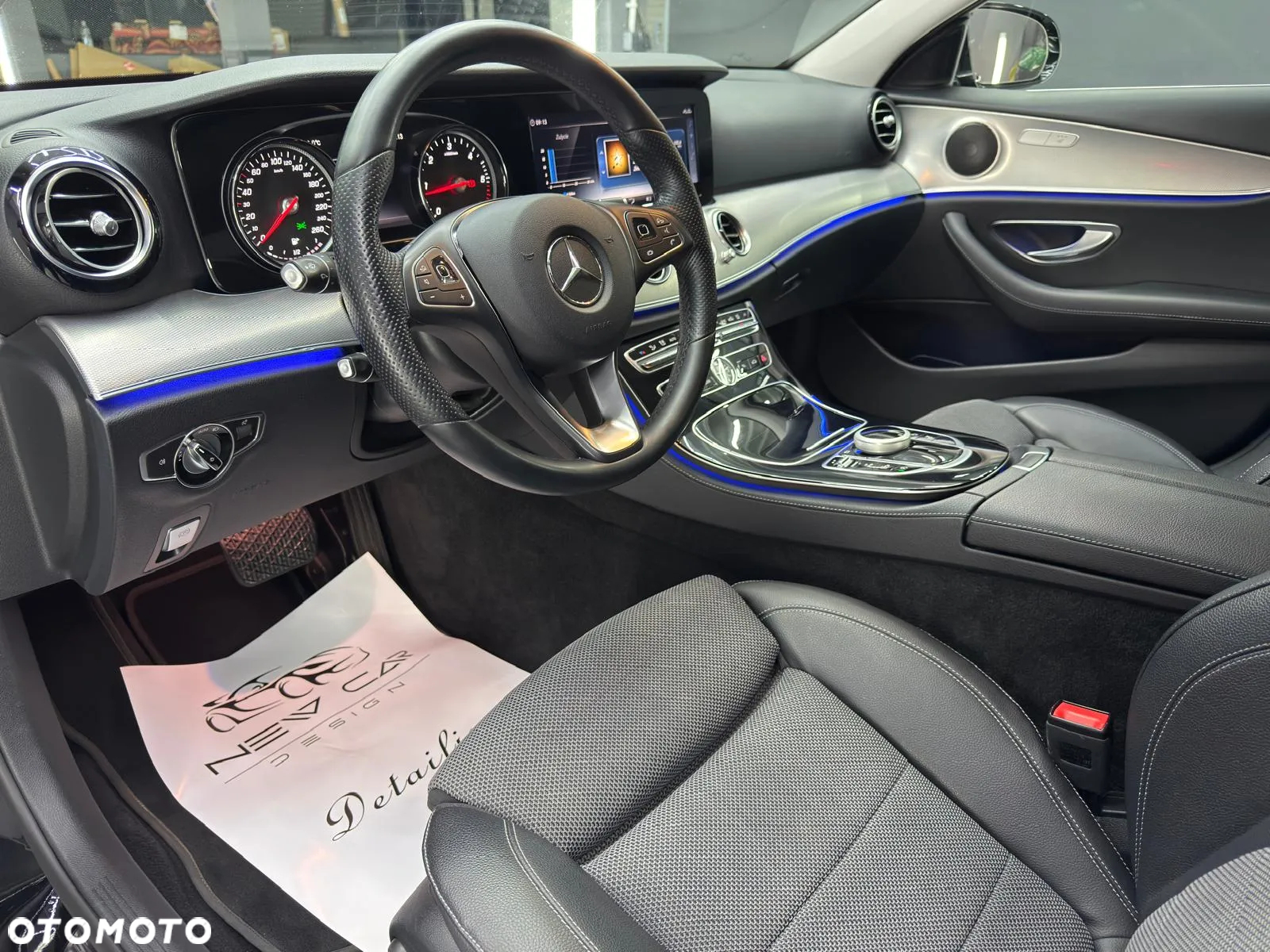 Mercedes-Benz Klasa E 220 d T 9G-TRONIC Avantgarde - 27