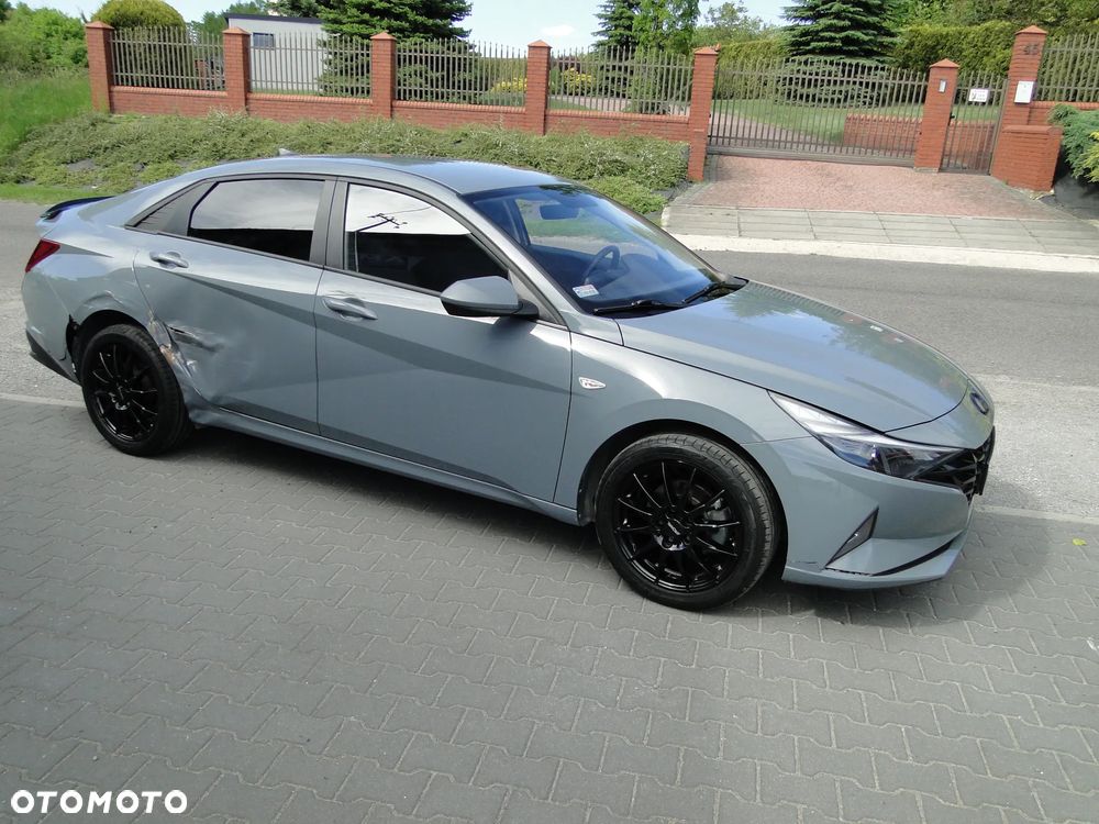 Hyundai Elantra 1.6 Smart CVT - 11
