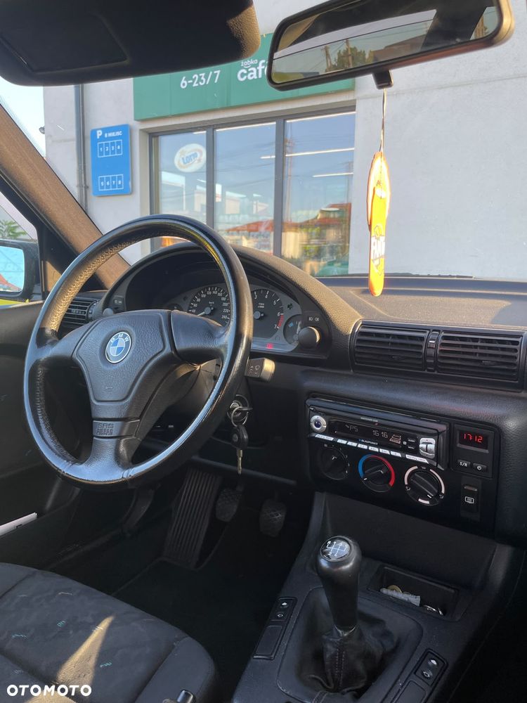 BMW Seria 3 316i - 12