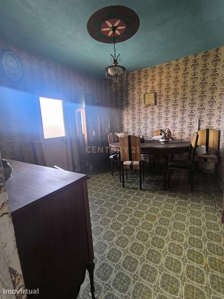 Espaçosa Moradia T3 em Outeiro, Bragança - 77.000€ - Grande imagem: 5/15