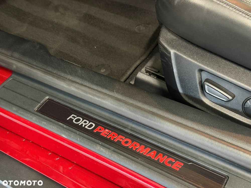 Ford Mustang - 36