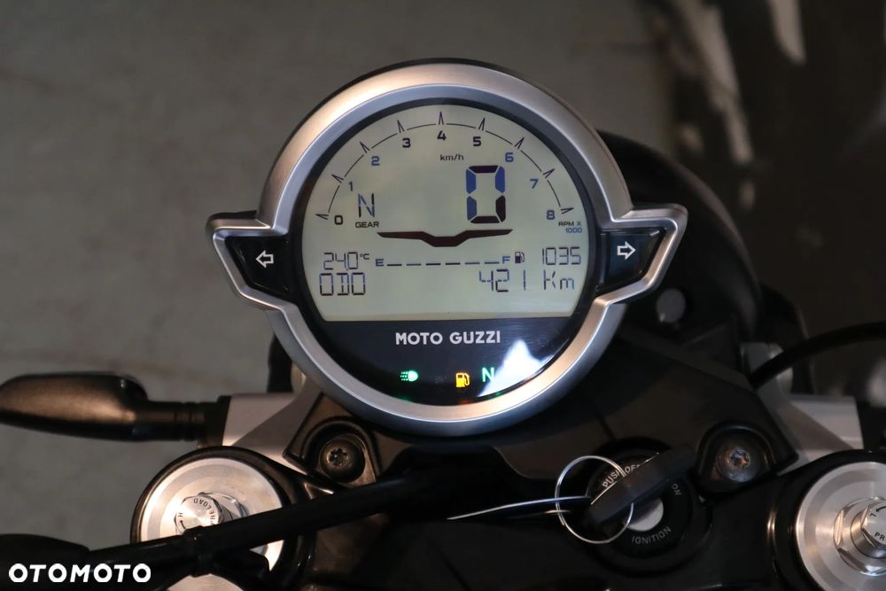 Moto Guzzi V7 - 15