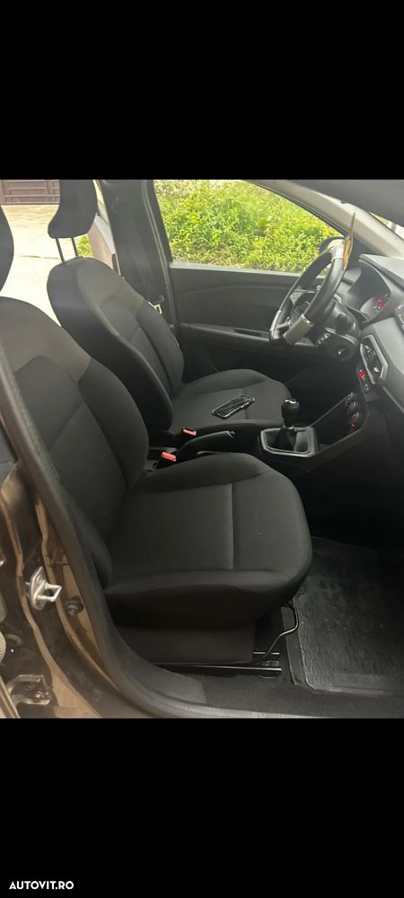 Dacia Logan TCe 90 Essential - 4