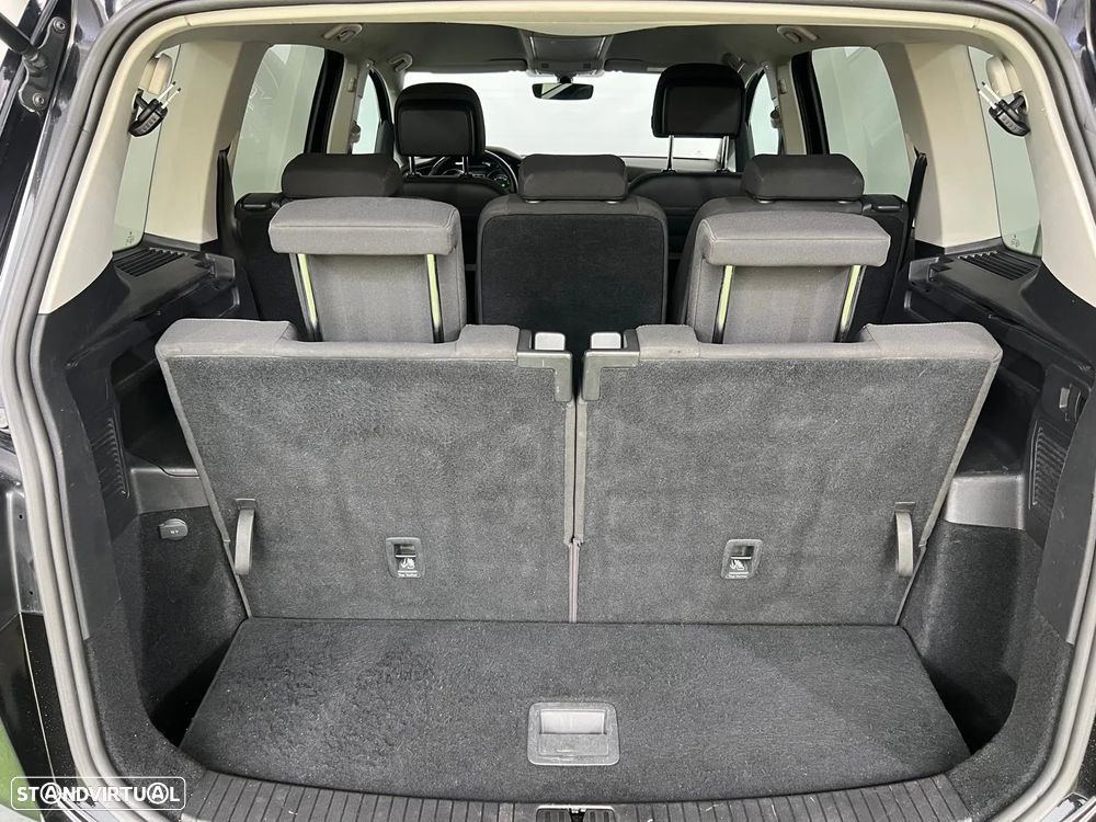 VW Touran 1.6 TDI Highline DSG - 20