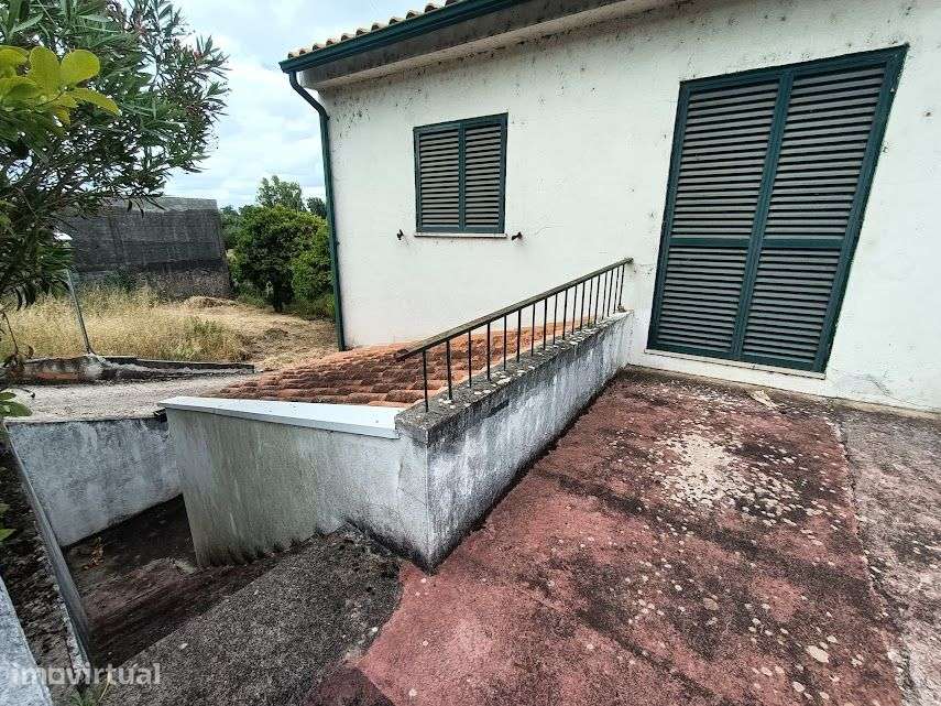 Moradia T3 Geminada, São Facundo, a poucos minutos de Coimbra - Grande imagem: 3/25
