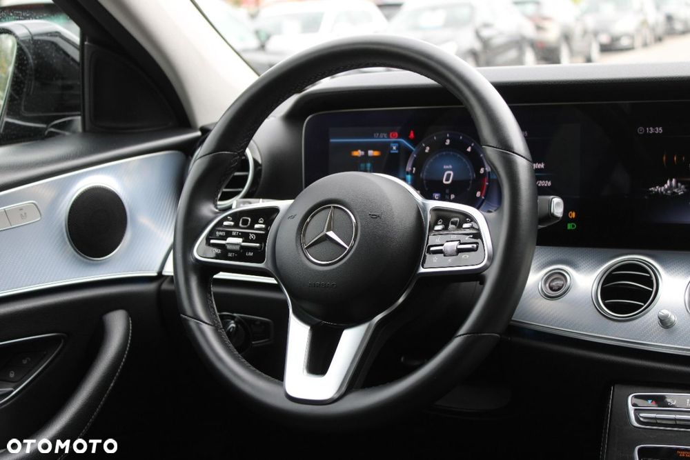Mercedes-Benz Klasa E - 28