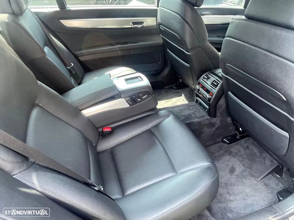 BMW 750 Li xDrive - 14