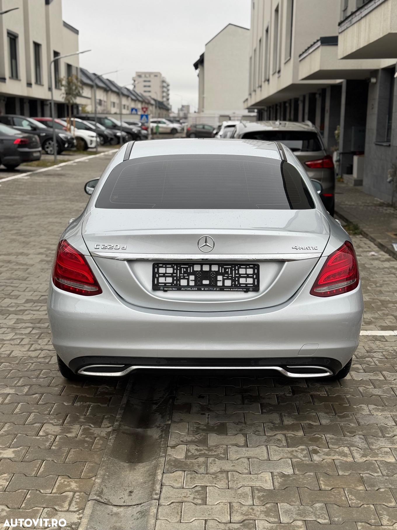 Mercedes-Benz C 220 d 4Matic 9G-TRONIC Avantgarde - 4