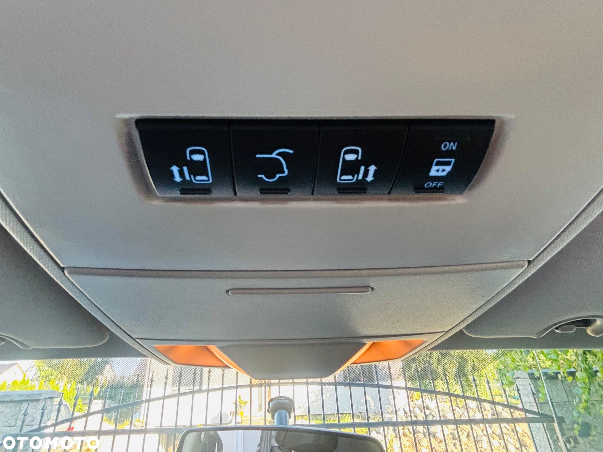 Dodge Grand Caravan - 20