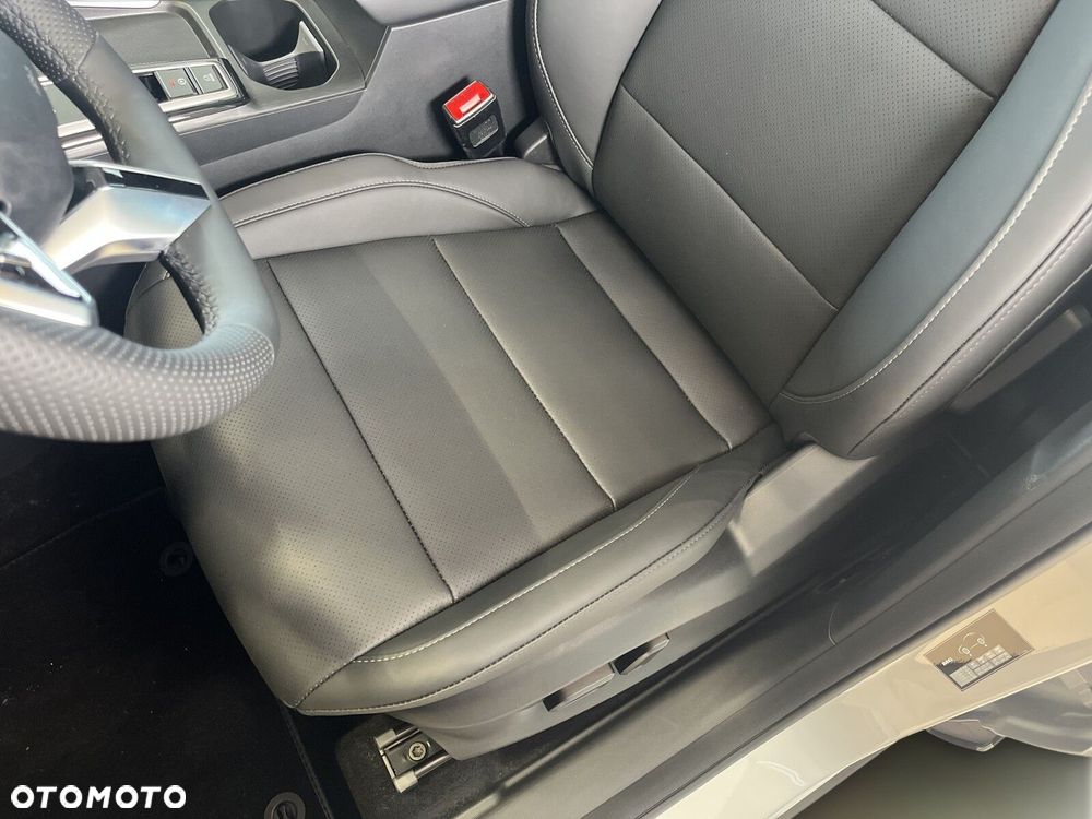 MG ZS Hybrid+ - 15