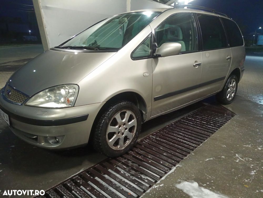 Ford Galaxy - 10