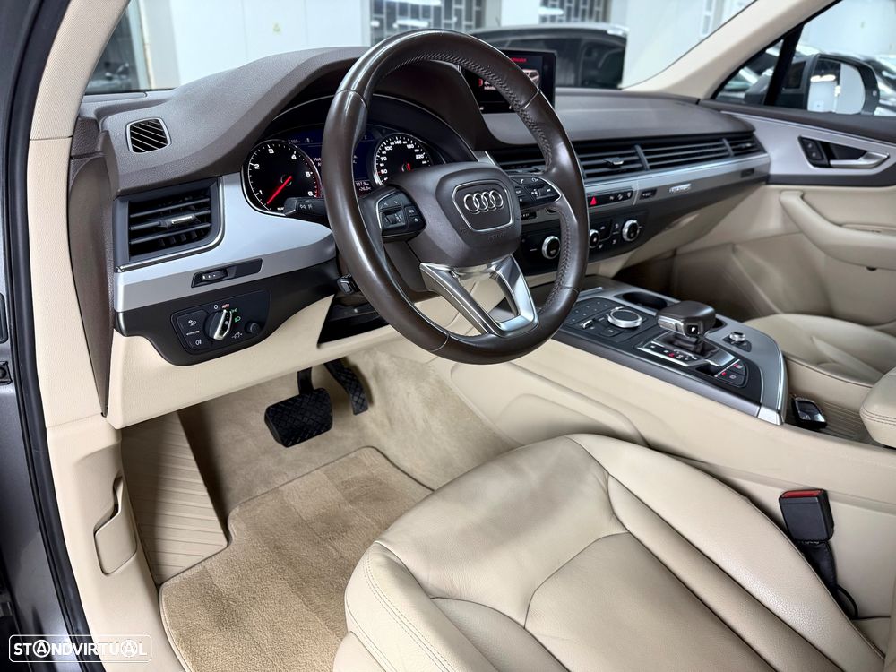 Audi Q7 3.0 TDI quattro tiptronic 7L - 18