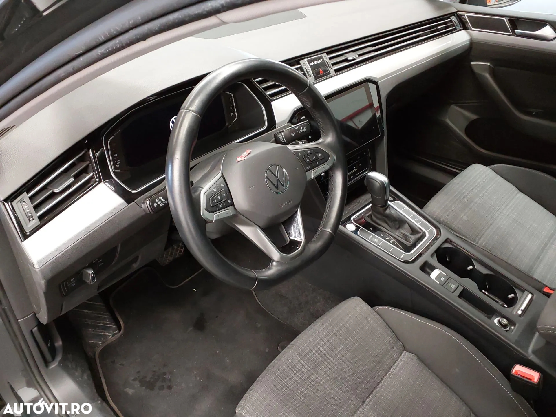 Volkswagen Passat 2.0 TDI DSG Comfortline - 11
