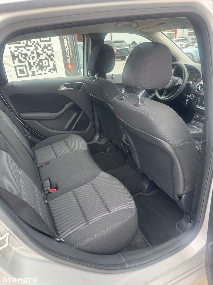 Mercedes-Benz Klasa B 220 4Matic 7G-DCT Edition - 8