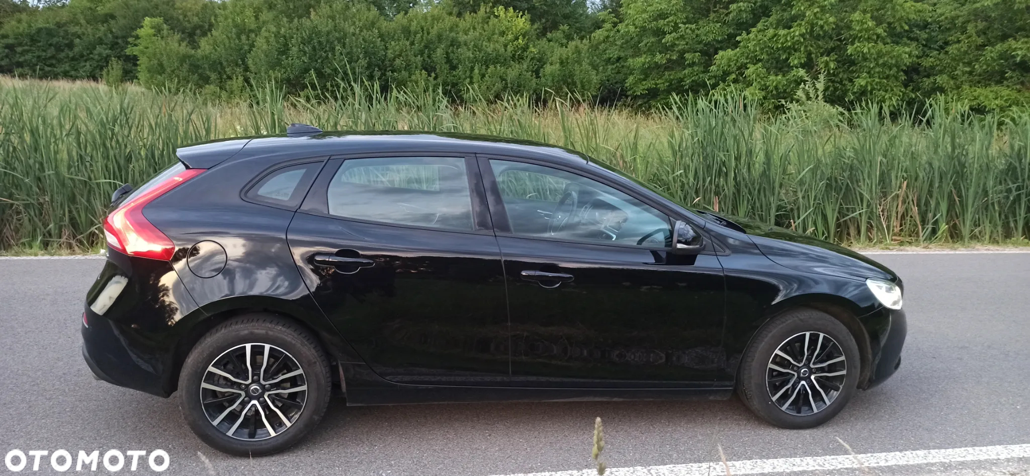 Volvo V40 D2 Drive-E Momentum - 9