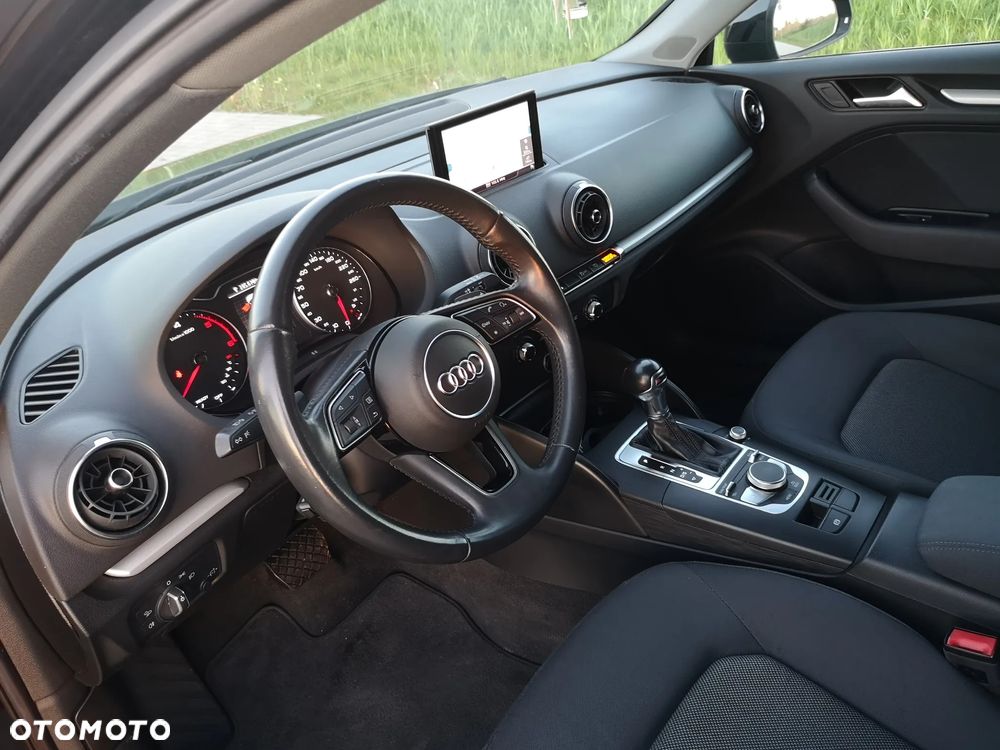 Audi A3 Sportback 1.6 TDI S tronic sport - 5