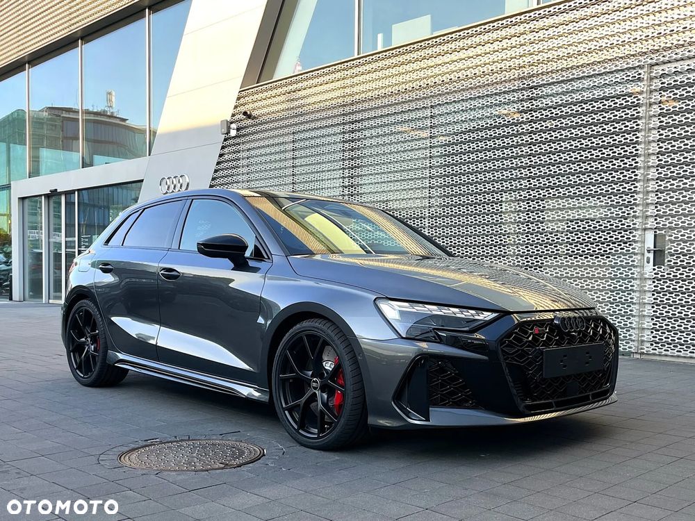 Audi RS3 Sportback - 1