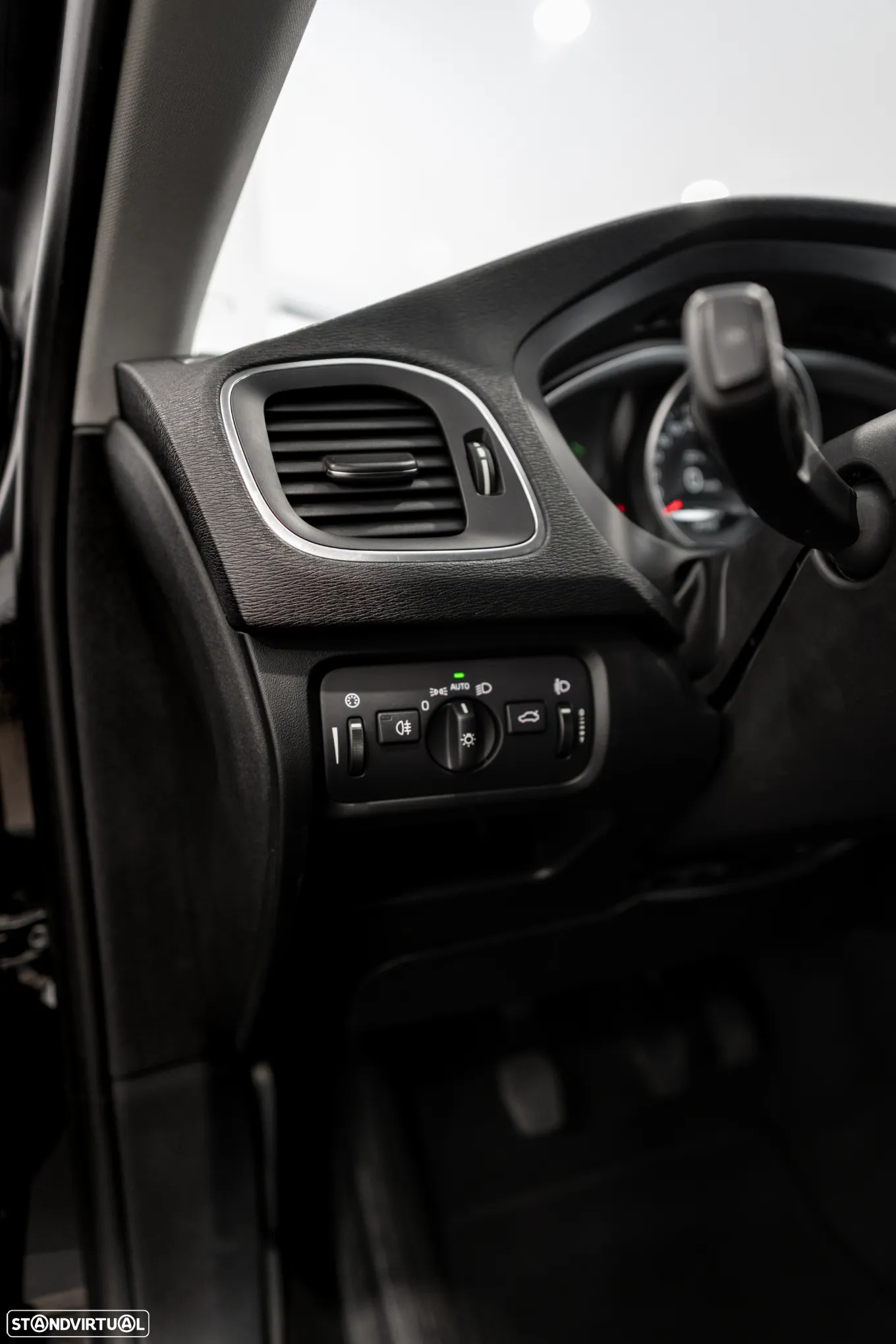 Volvo V40 1.6 D2 Momentum - 20