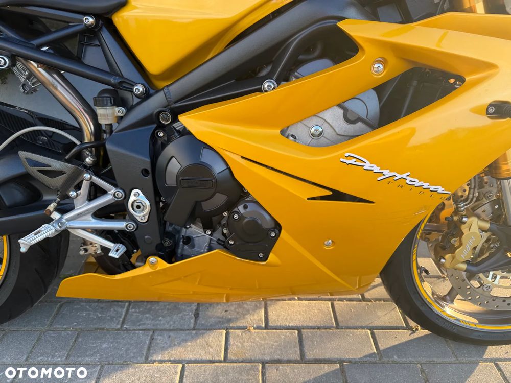 Triumph Daytona - 16