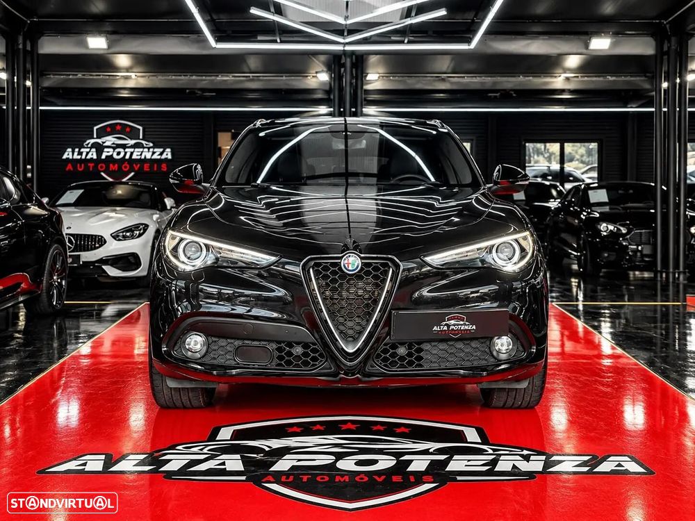 Alfa Romeo Stelvio - 2