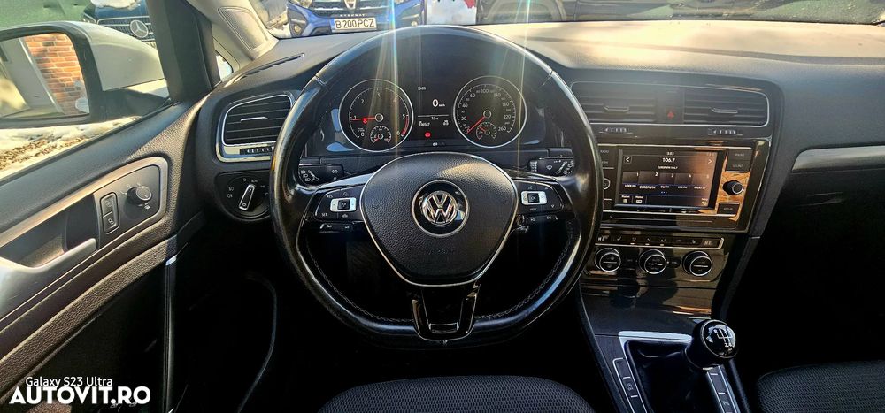 Volkswagen Golf 1.6 TDI Comfortline - 17