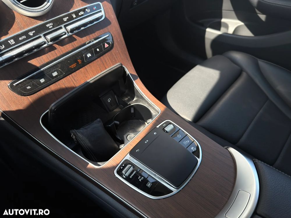 Mercedes-Benz GLC 300 e 4MATIC - 31