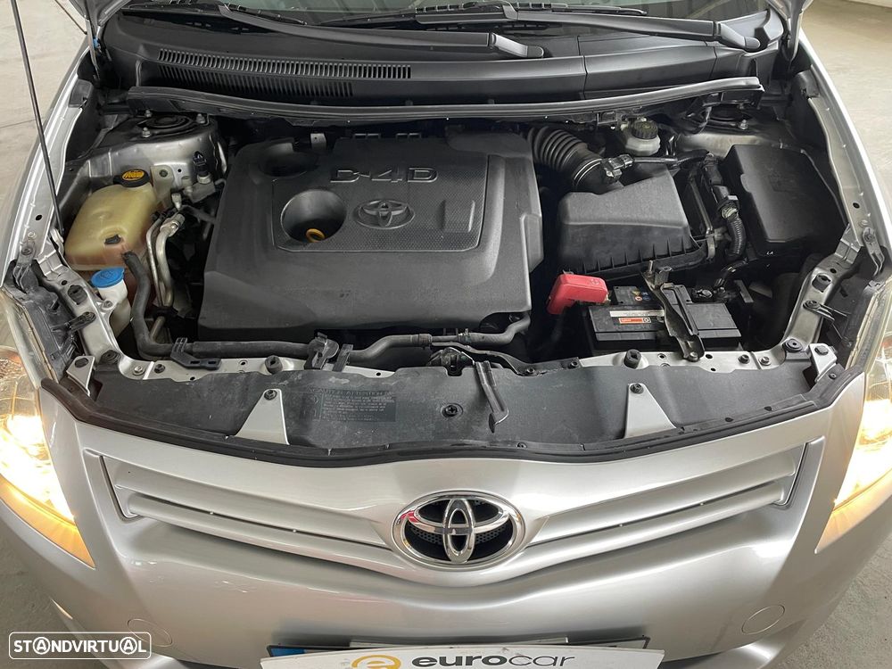 Toyota Auris 1.4 D-4D Cool - 25