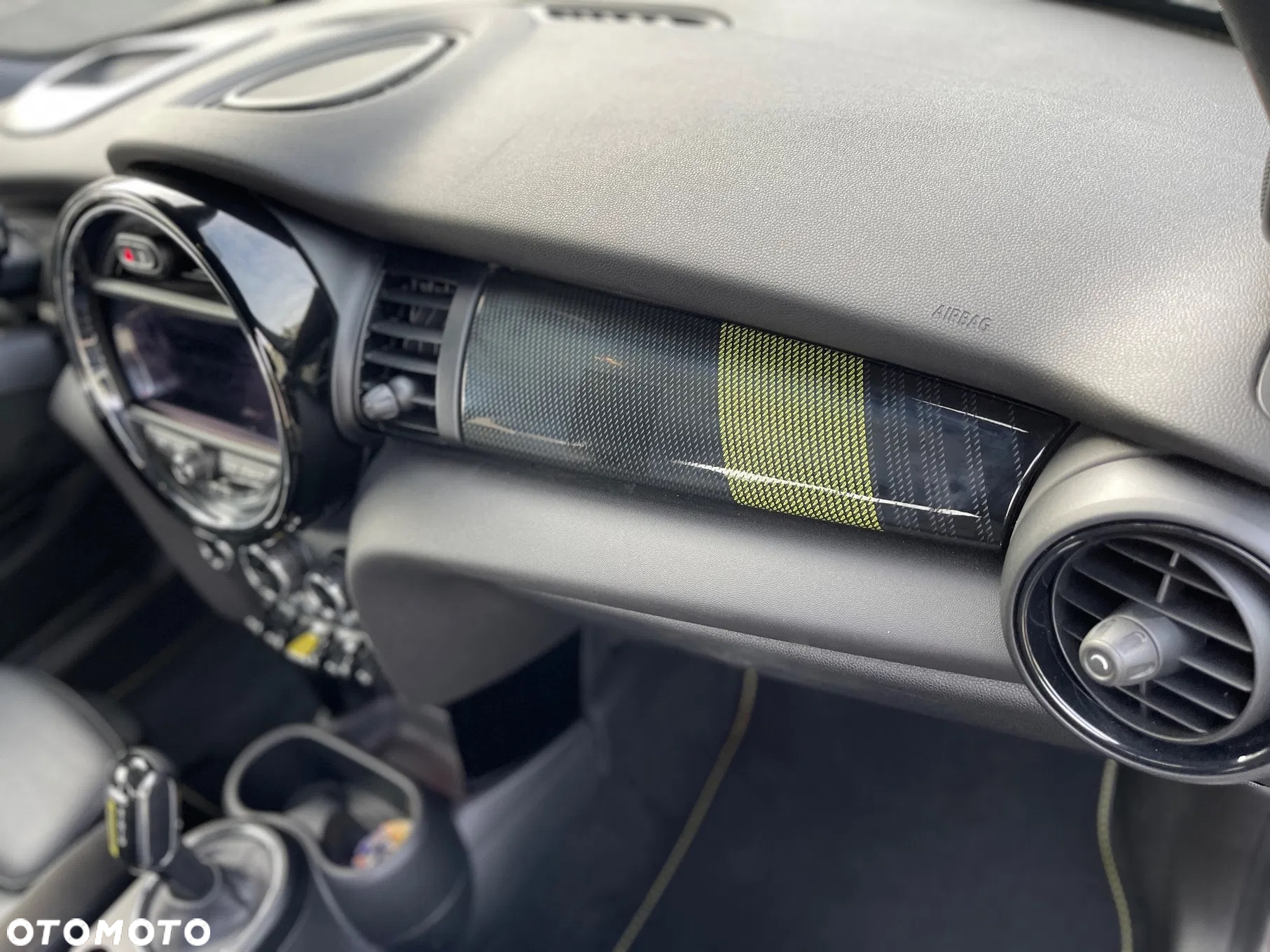 MINI Cooper SE Electric Trim - 33