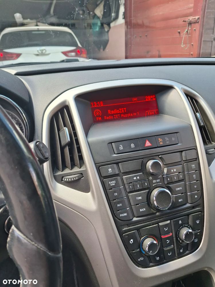 Opel Astra 1.4 Turbo 150 Jahre - 13